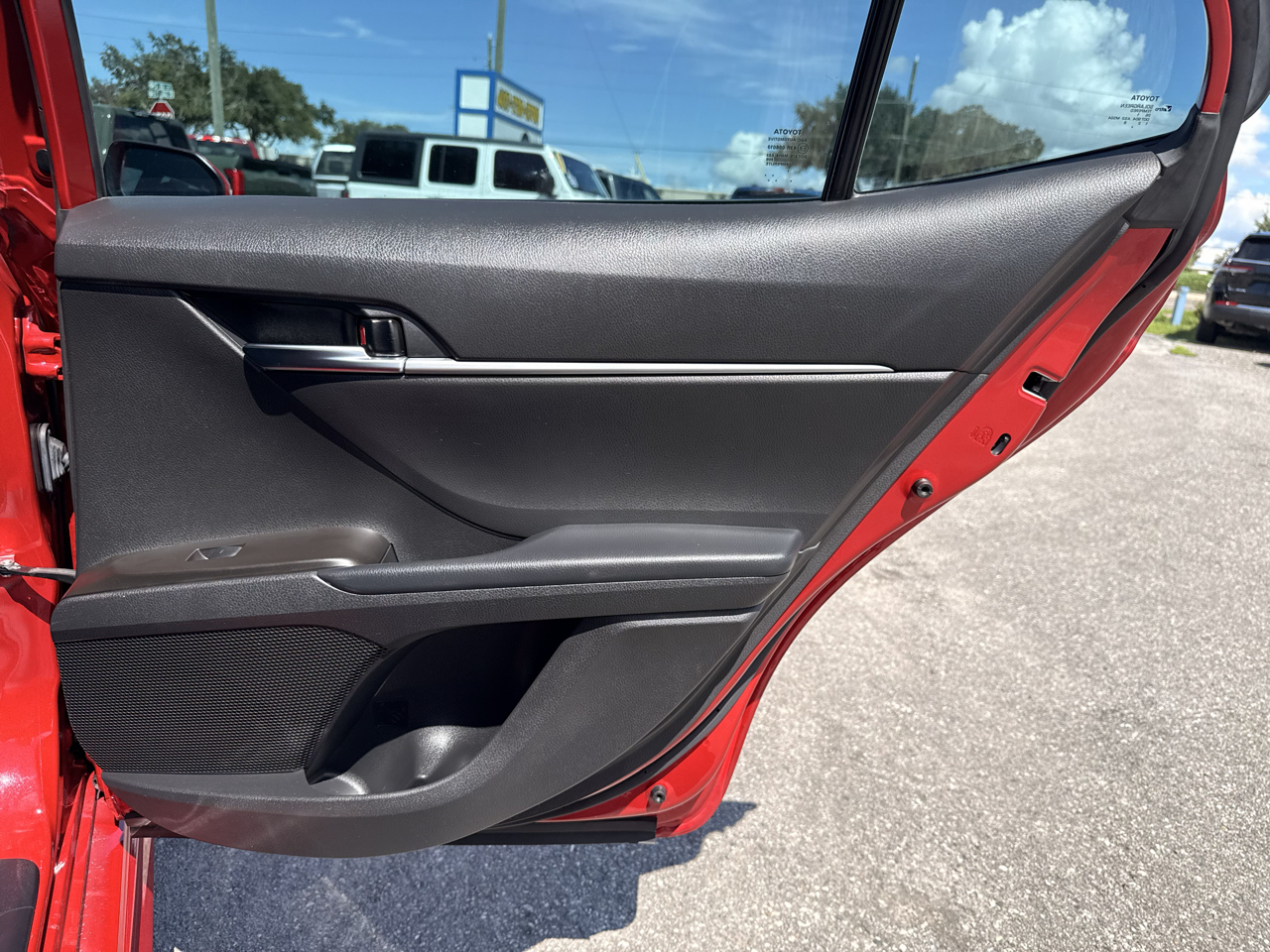 Toyota Camry SE Auto (Natl) 2022