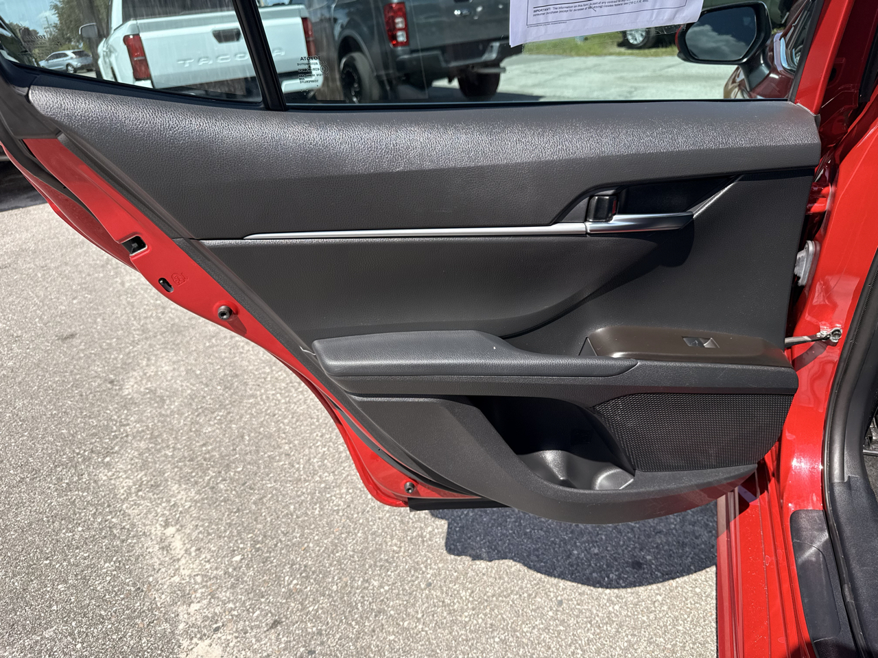 Toyota Camry SE Auto (Natl) 2022