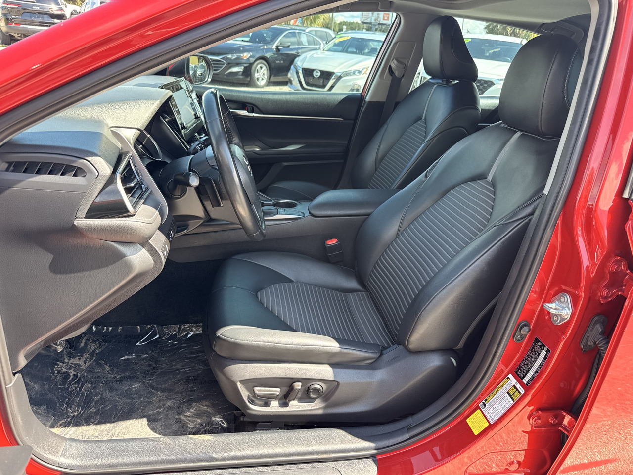 Toyota Camry SE Auto (Natl) 2022