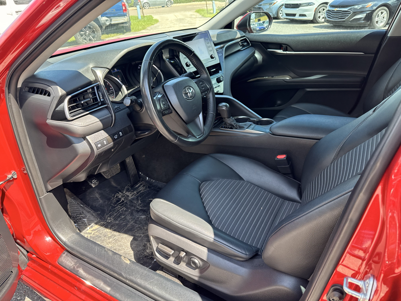 Toyota Camry SE Auto (Natl) 2022