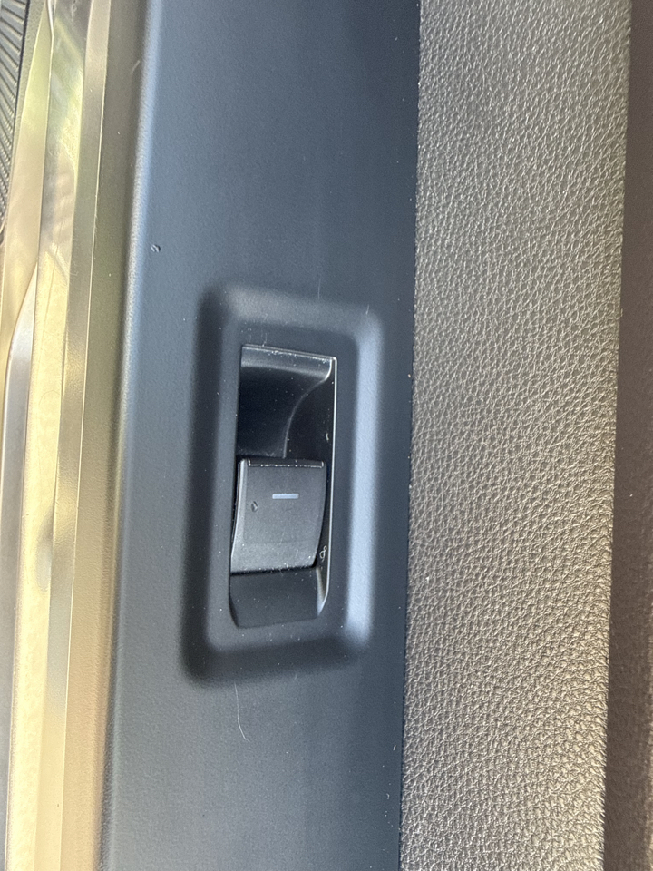 Toyota Tundra 4WD SR5 CrewMax 5.5' Bed (Natl) 2023