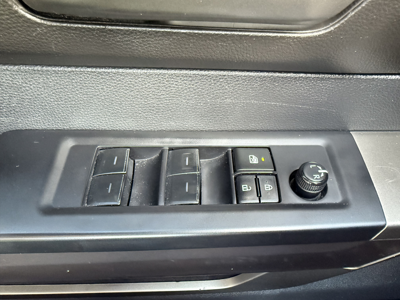 Toyota Tundra 4WD SR5 CrewMax 5.5' Bed (Natl) 2023