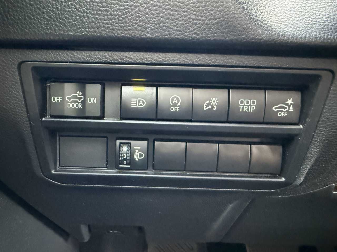 Toyota Tundra 4WD SR5 CrewMax 5.5' Bed (Natl) 2023