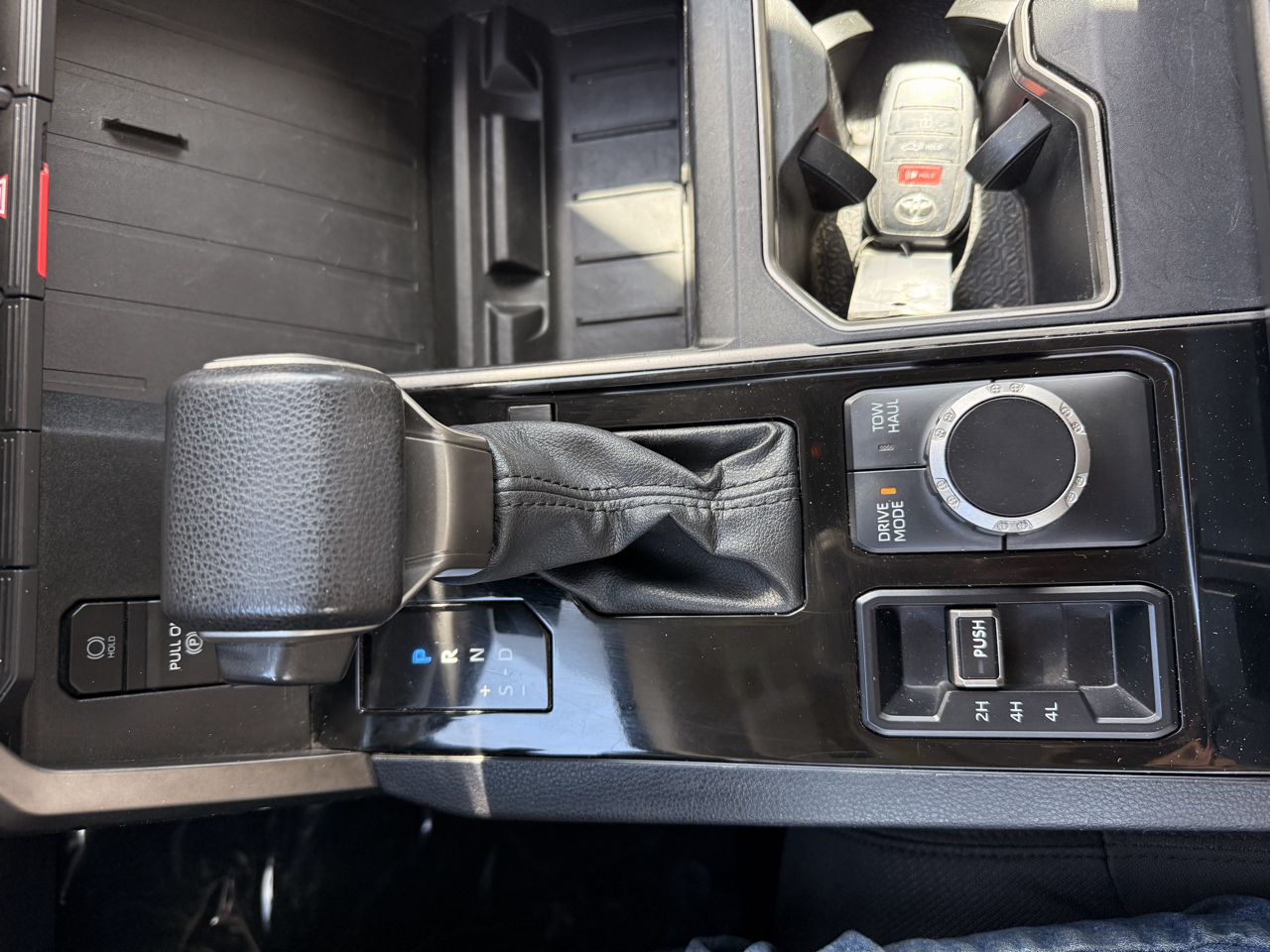 Toyota Tundra 4WD SR5 CrewMax 5.5' Bed (Natl) 2023