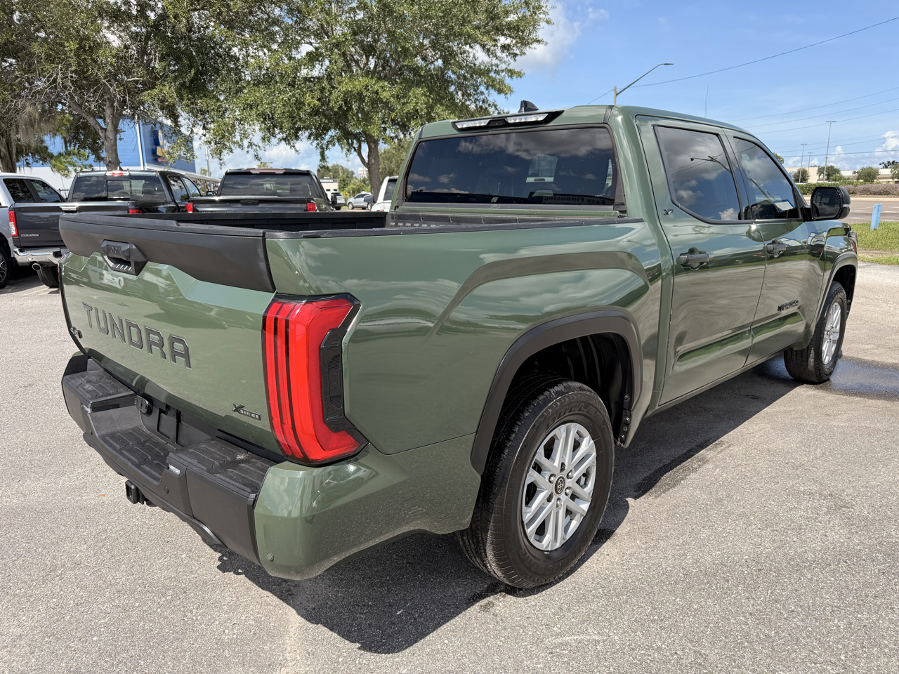 Toyota Tundra 4WD SR5 CrewMax 5.5' Bed (Natl) 2023