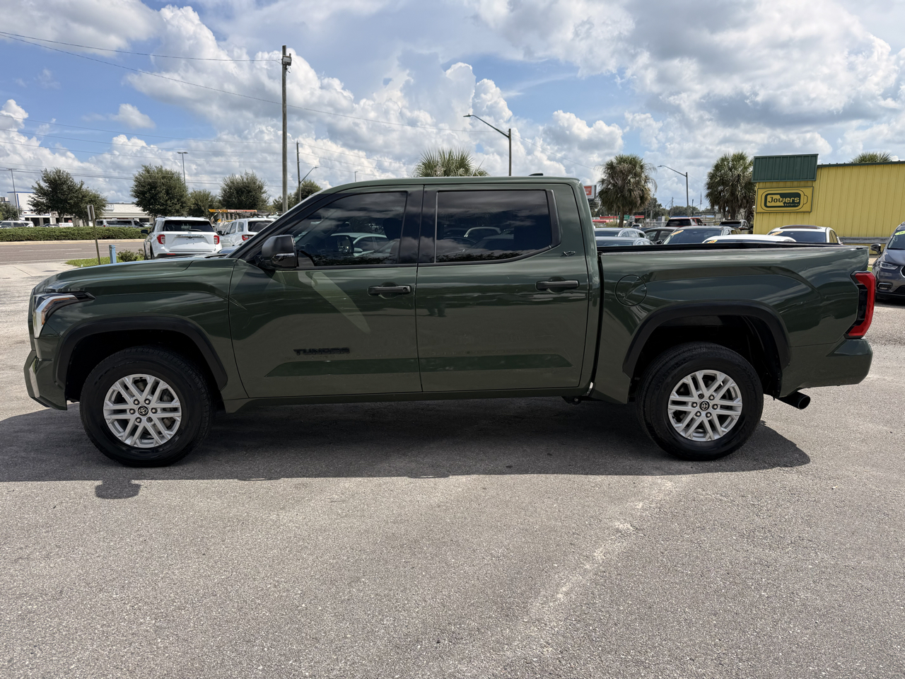 Toyota Tundra 4WD SR5 CrewMax 5.5' Bed (Natl) 2023