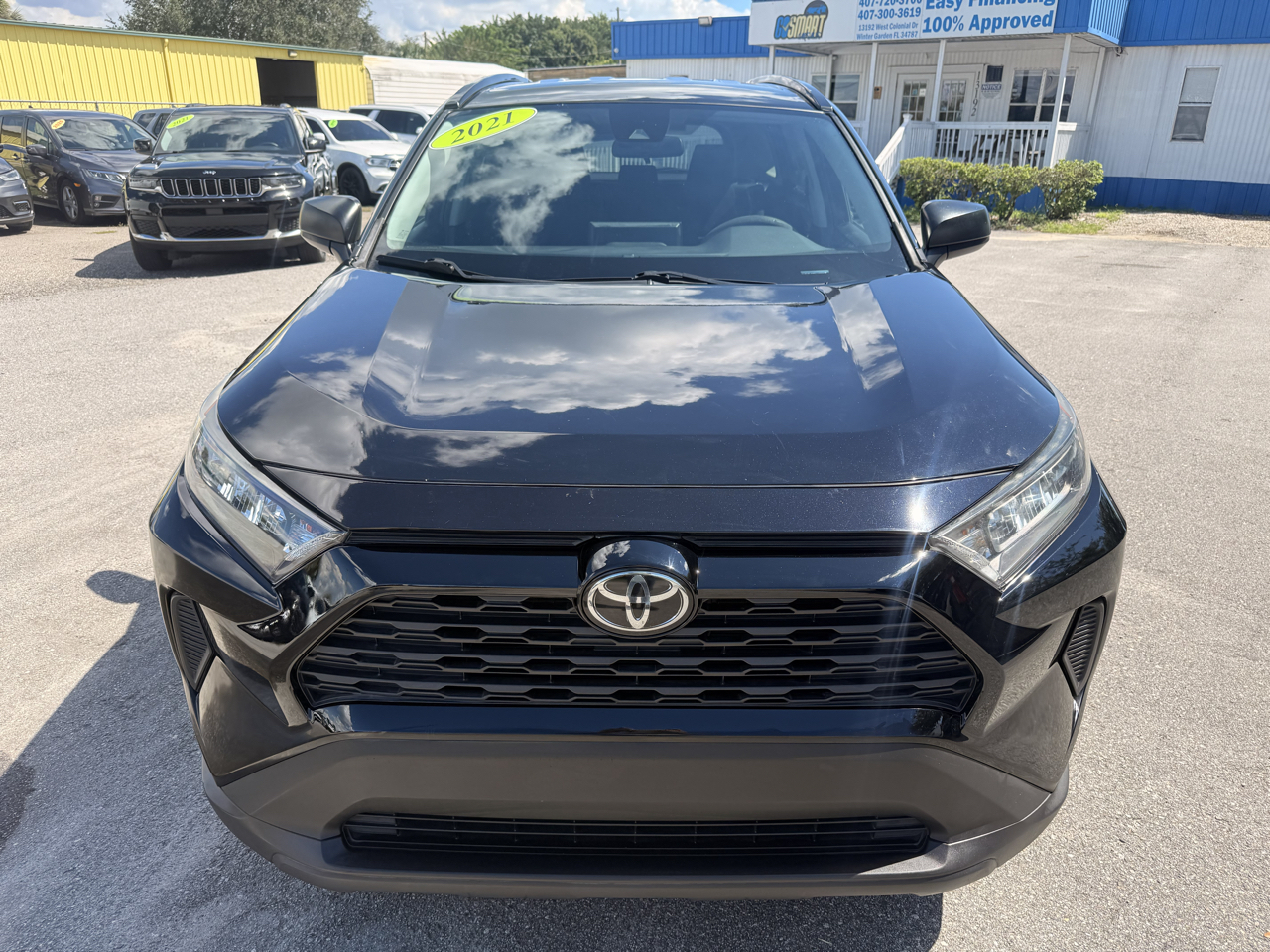 Toyota RAV4 LE FWD (Natl) 2021