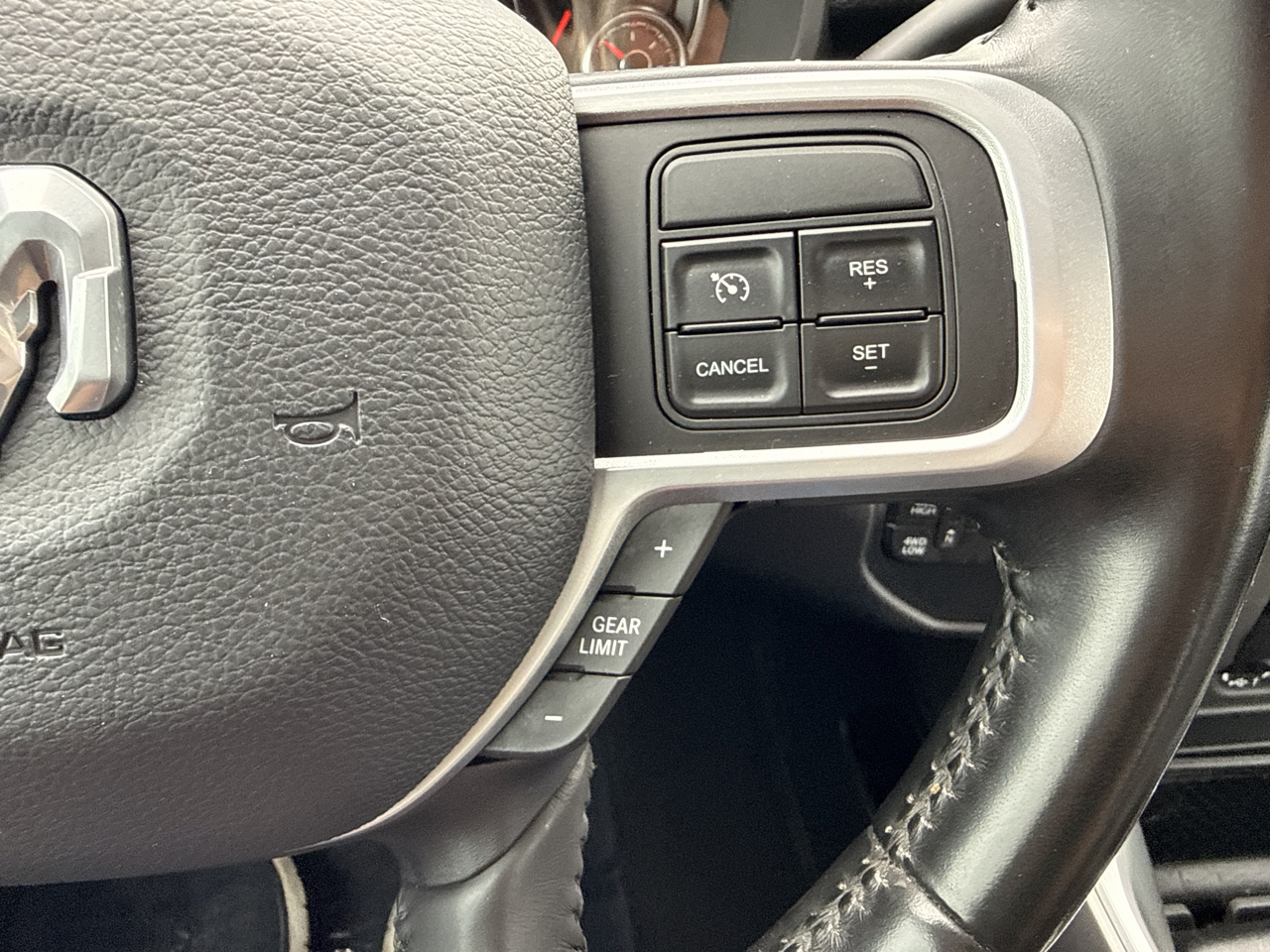 RAM 2500 Lone Star 4x4 Crew Cab 6'4" Box 2022