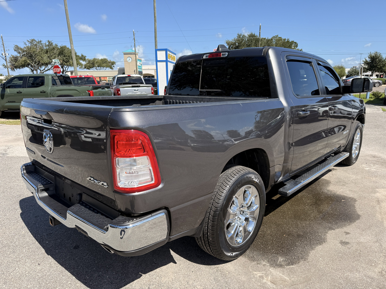 RAM 1500 Big Horn 4x4 Crew Cab 5'7" Box 2021