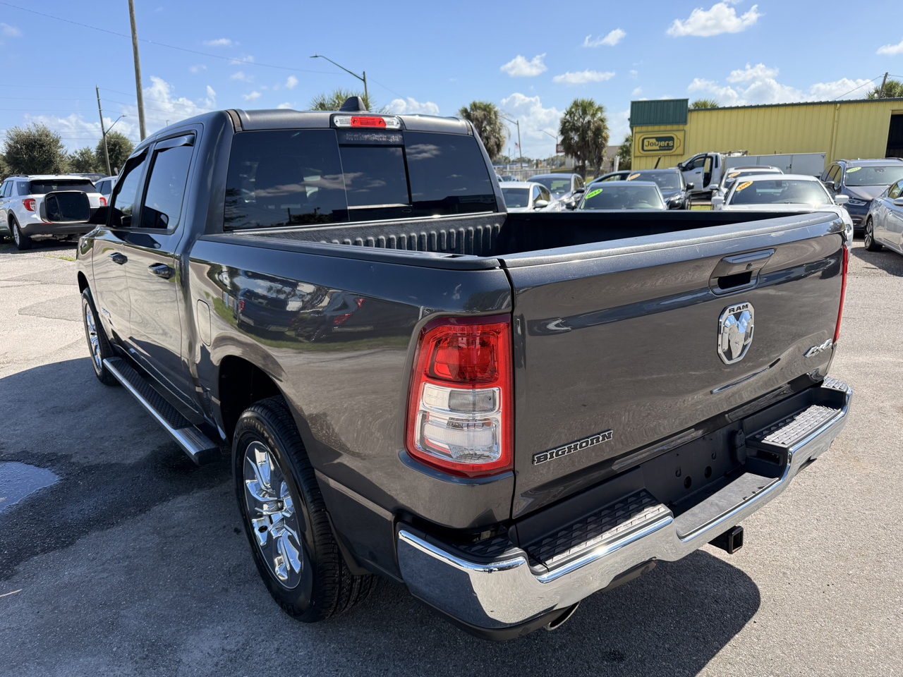 RAM 1500 Big Horn 4x4 Crew Cab 5'7" Box 2021