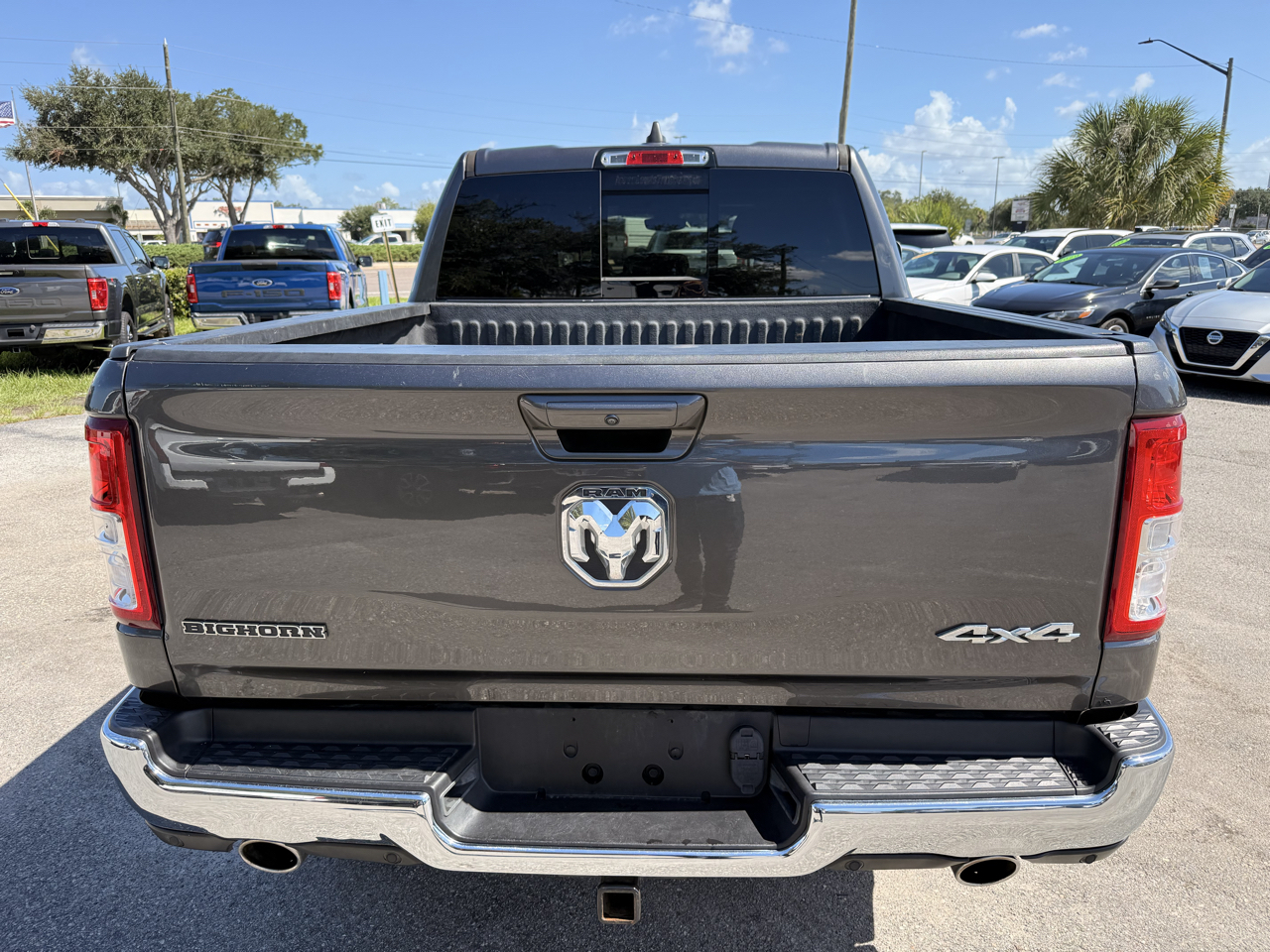 RAM 1500 Big Horn 4x4 Crew Cab 5'7" Box 2021