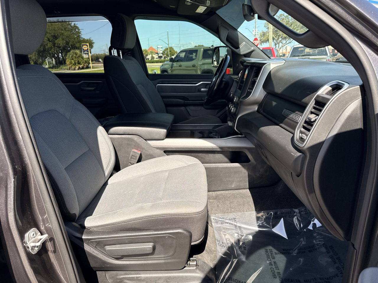 RAM 1500 Big Horn 4x4 Crew Cab 5'7" Box 2021