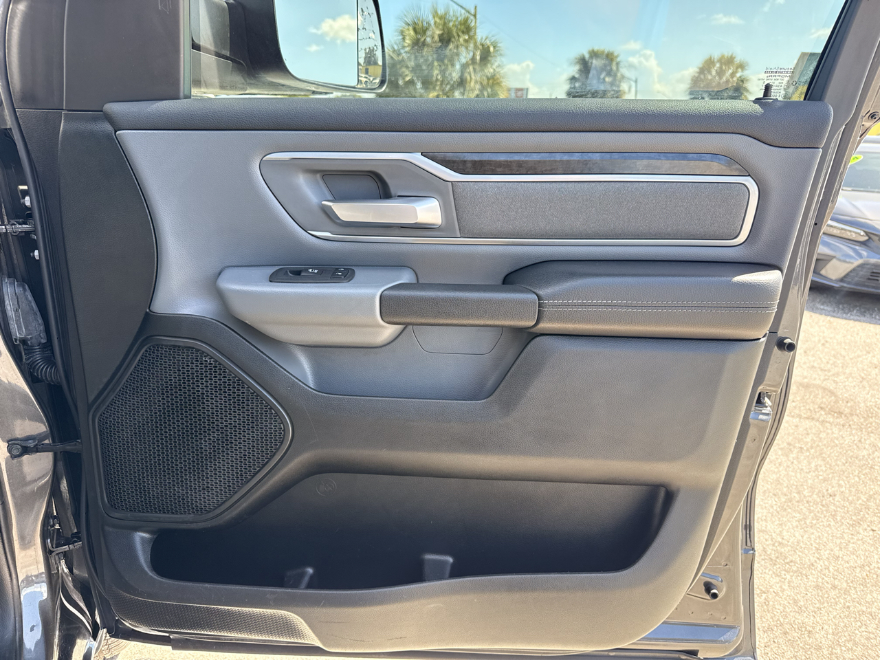 RAM 1500 Big Horn 4x4 Crew Cab 5'7" Box 2021