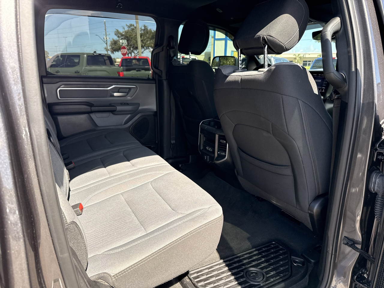 RAM 1500 Big Horn 4x4 Crew Cab 5'7" Box 2021