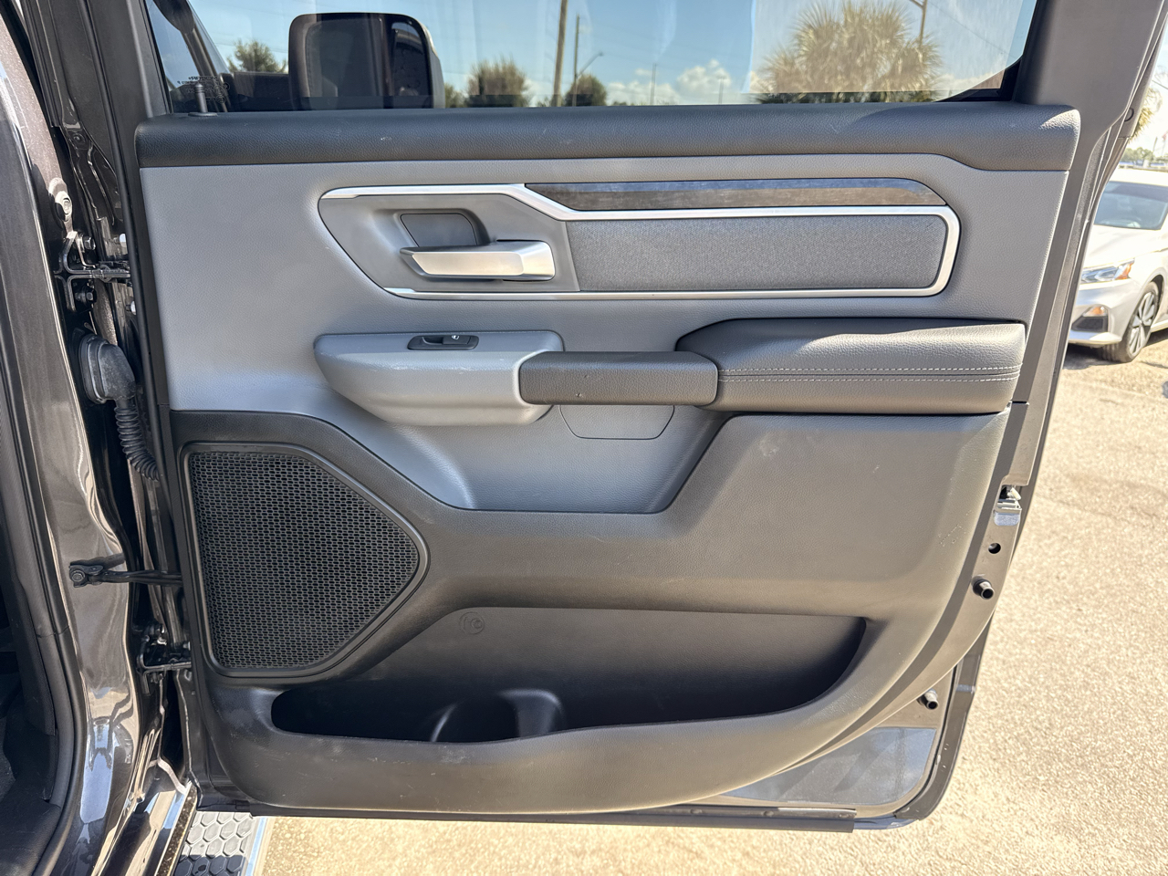 RAM 1500 Big Horn 4x4 Crew Cab 5'7" Box 2021