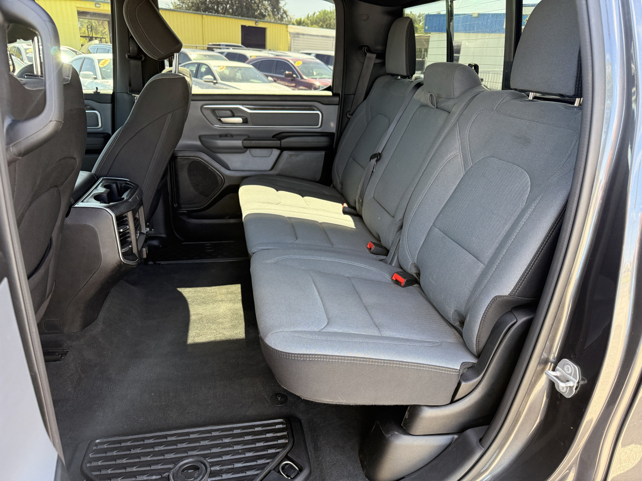 RAM 1500 Big Horn 4x4 Crew Cab 5'7" Box 2021