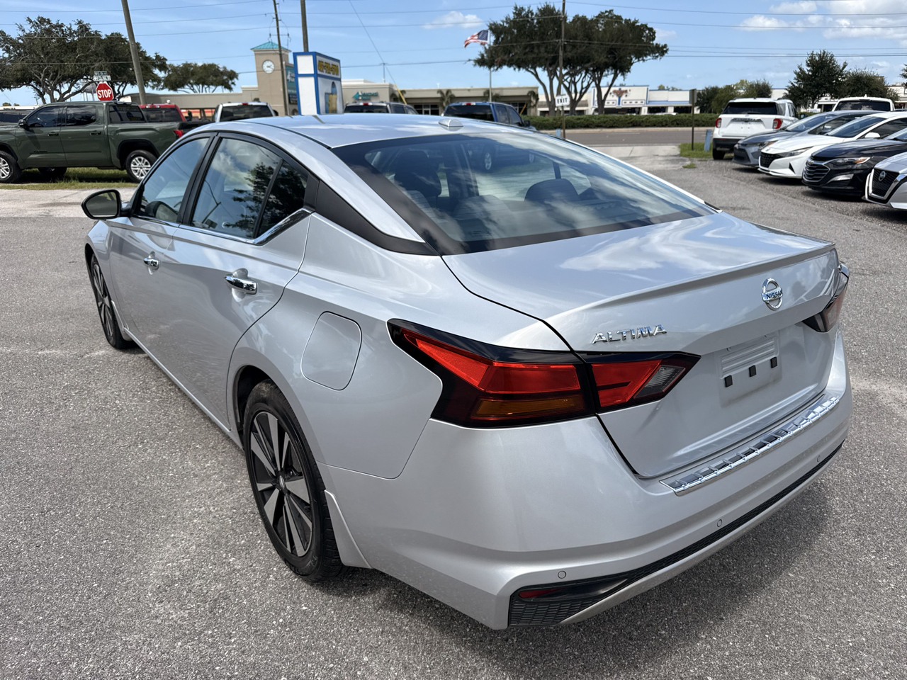 Nissan Altima 2.5 SV Sedan 2022