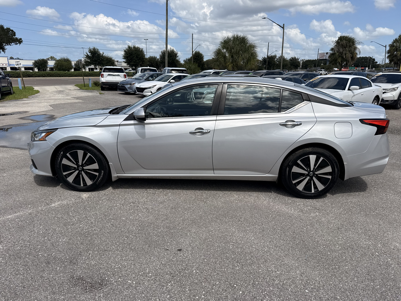 Nissan Altima 2.5 SV Sedan 2022