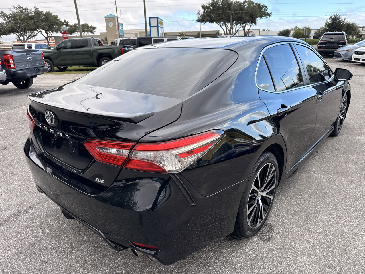 Toyota Camry XLE Auto (Natl) 2018