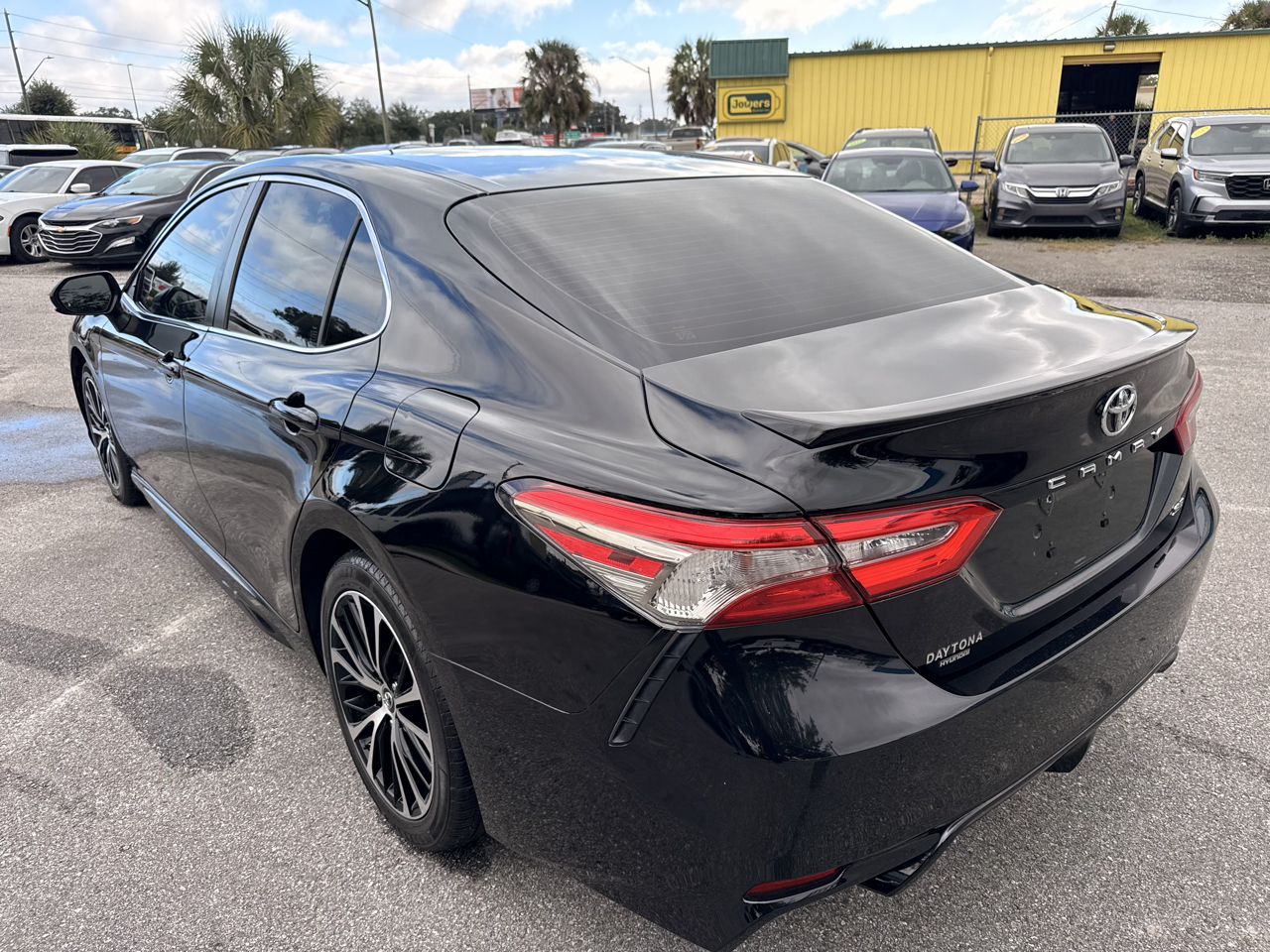 Toyota Camry XLE Auto (Natl) 2018