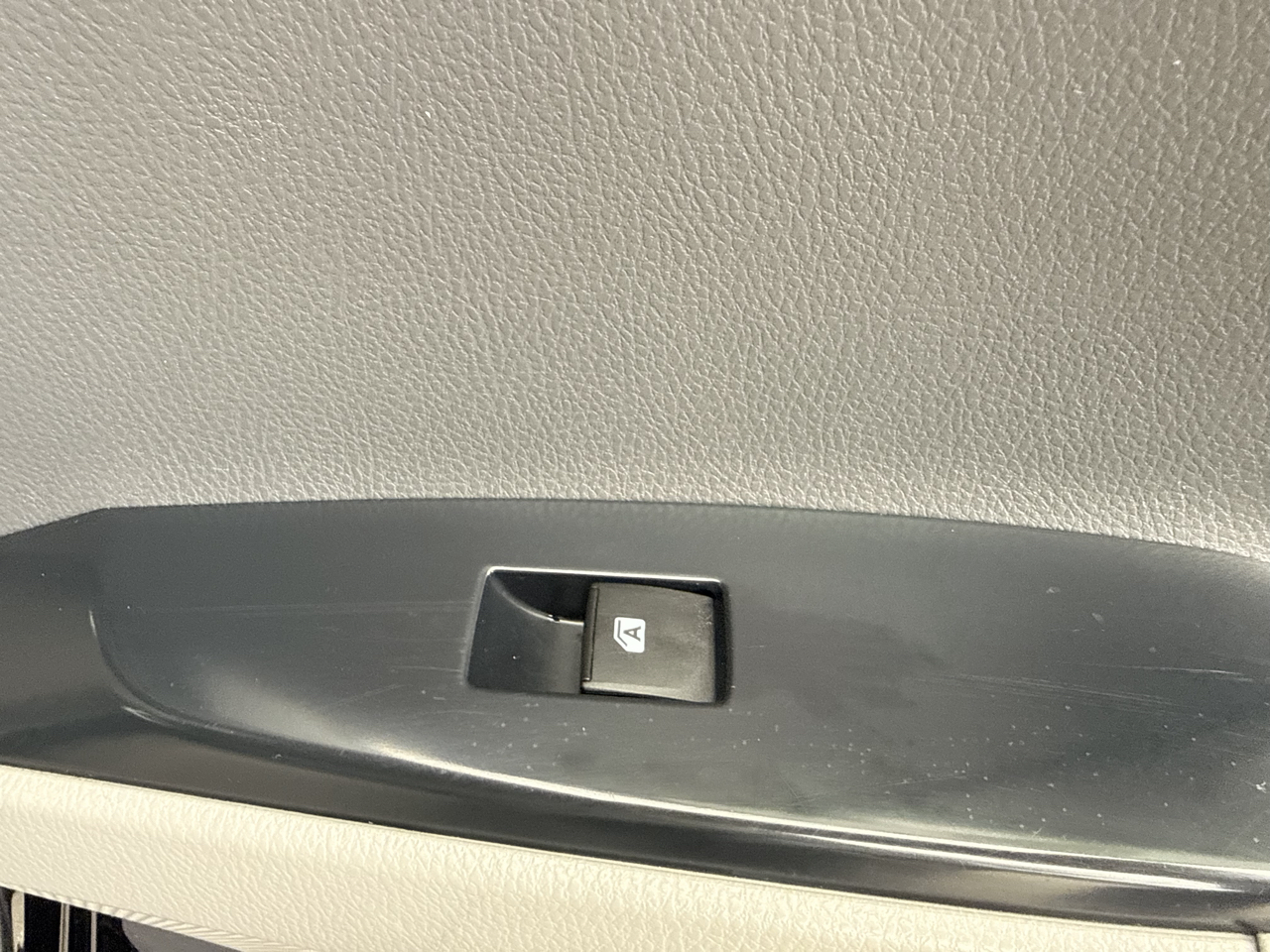 Toyota Camry XLE Auto (Natl) 2018