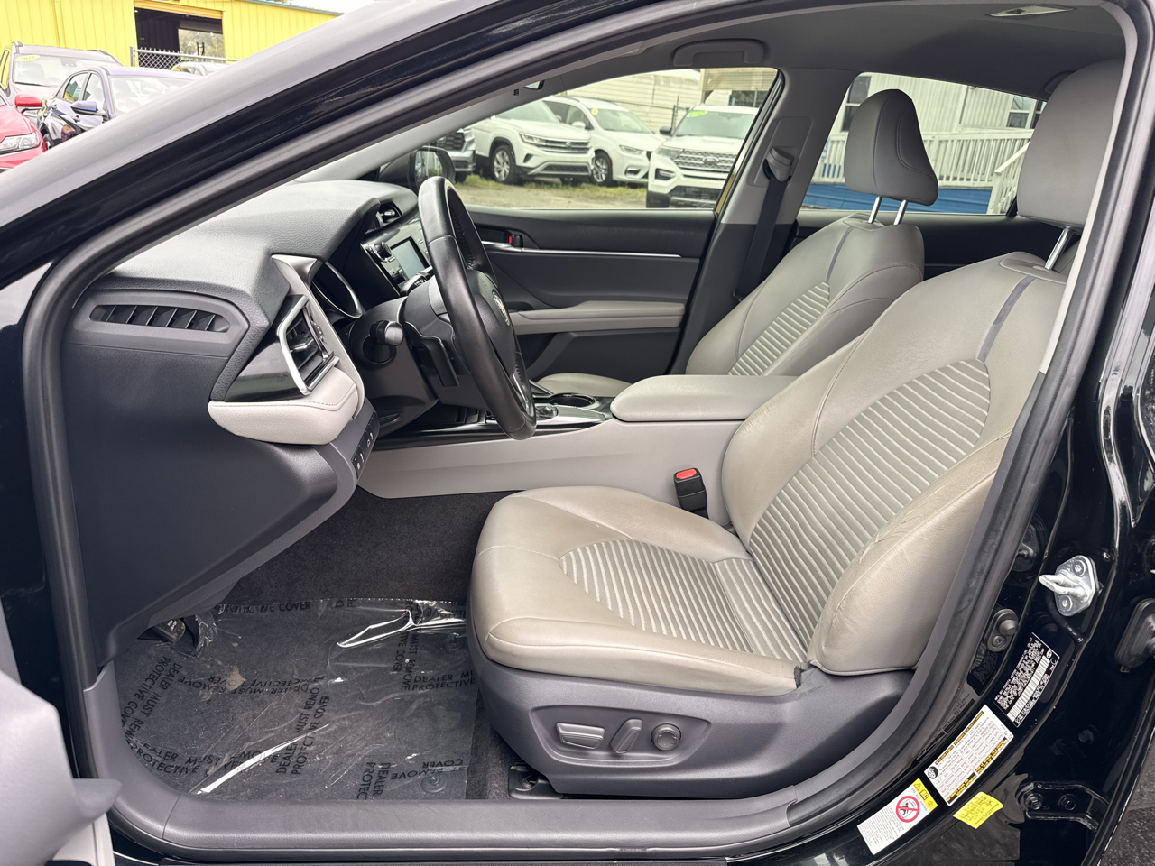 Toyota Camry XLE Auto (Natl) 2018