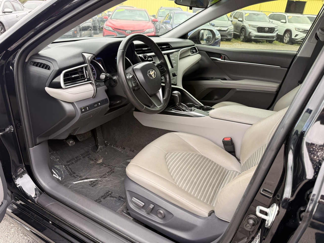 Toyota Camry XLE Auto (Natl) 2018