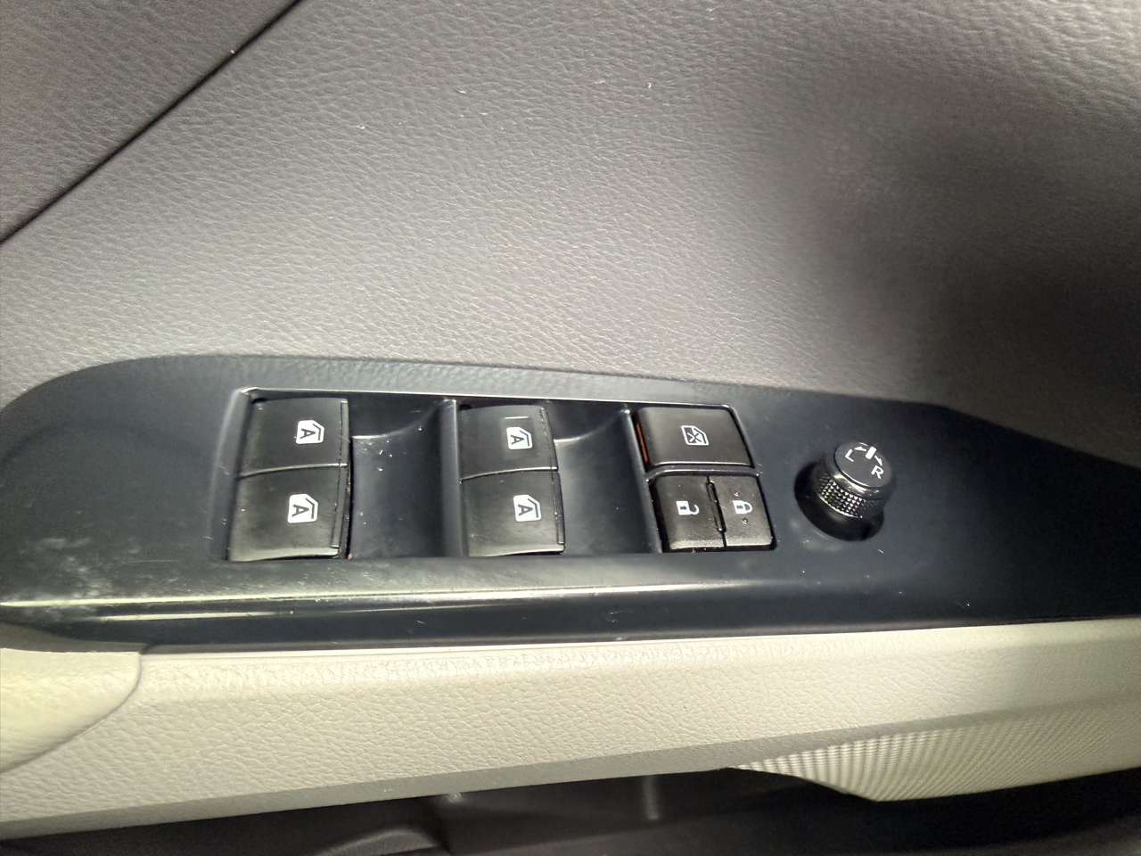 Toyota Camry XLE Auto (Natl) 2018