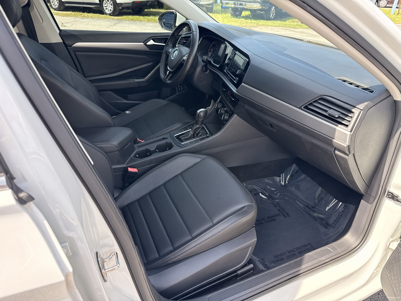 Volkswagen Jetta SE 4D Sedan 2021