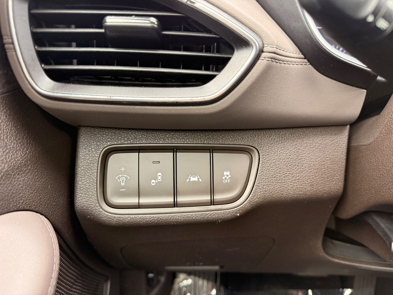 Hyundai Santa Fe SE 2.4L Auto FWD 2019