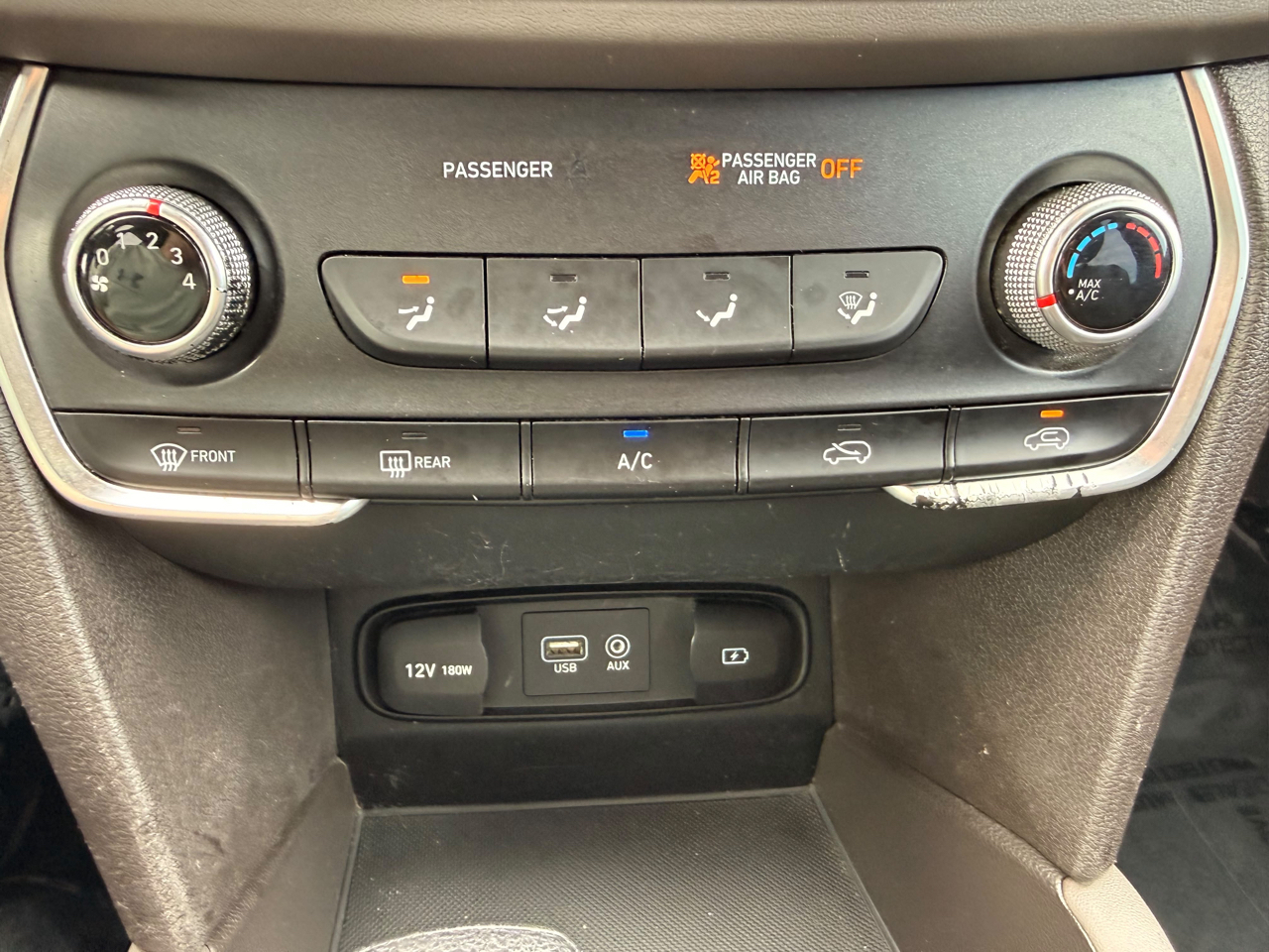 Hyundai Santa Fe SE 2.4L Auto FWD 2019