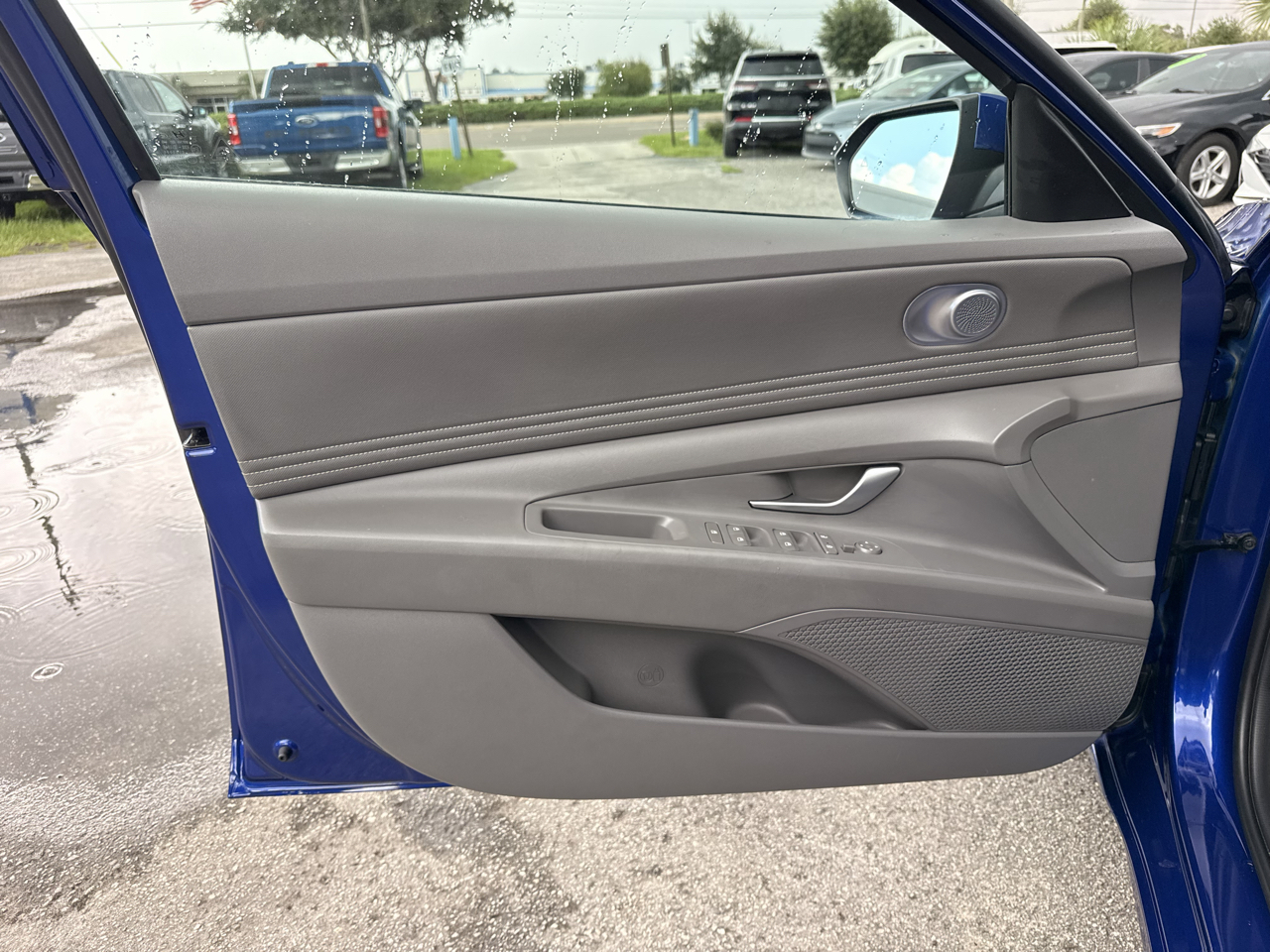 Hyundai Elantra SEL IVT 2023