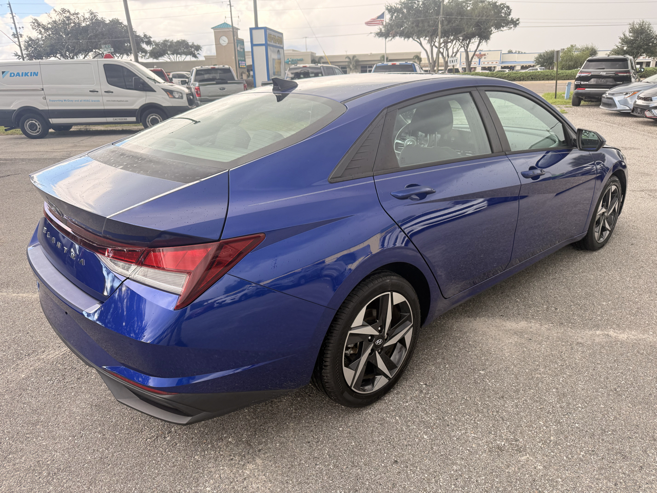 Hyundai Elantra SEL IVT 2023