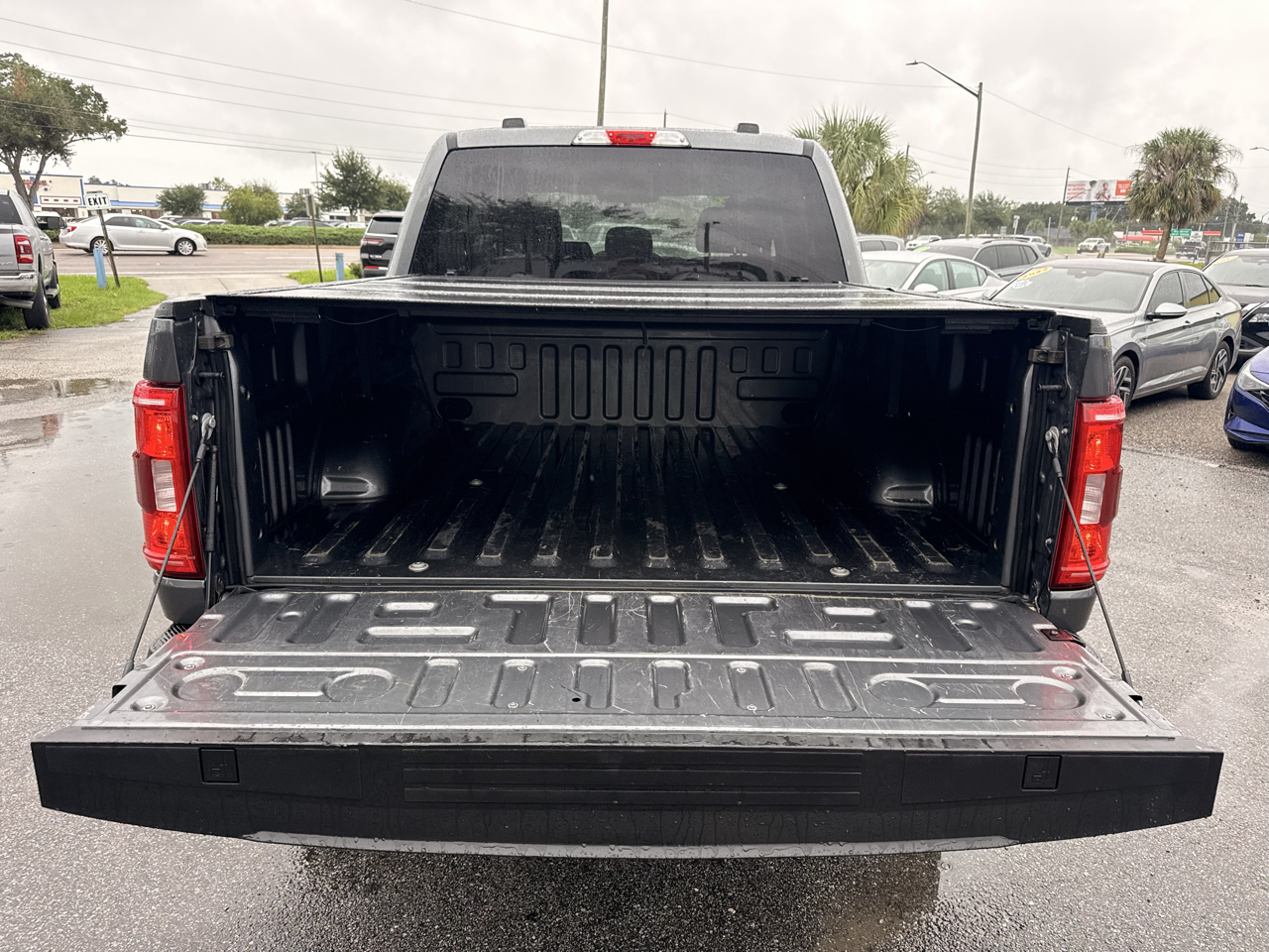 Ford F-150 SuperCrew 150" XLT 4WD 2023
