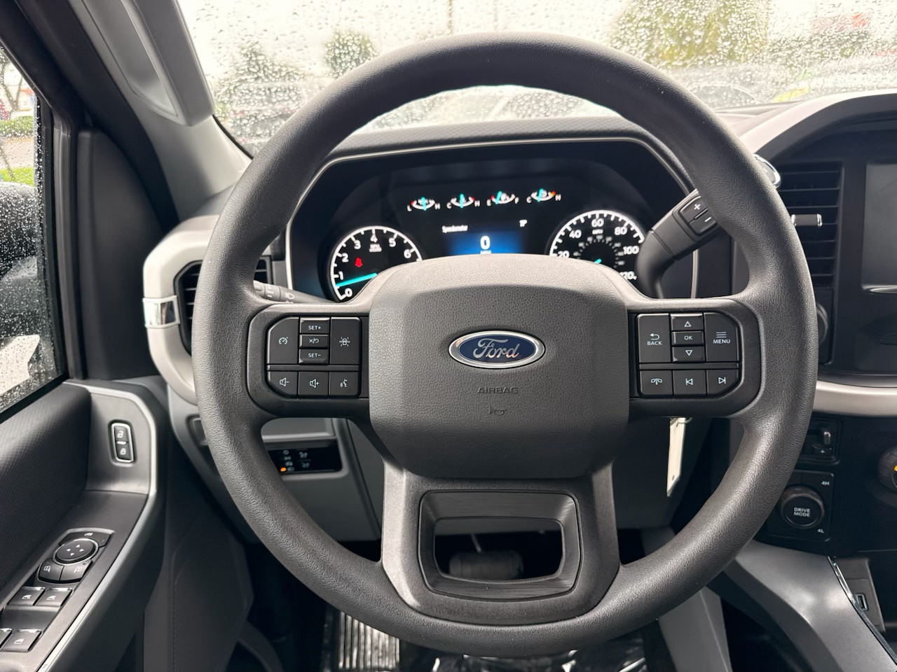 Ford F-150 SuperCrew 150" XLT 4WD 2023