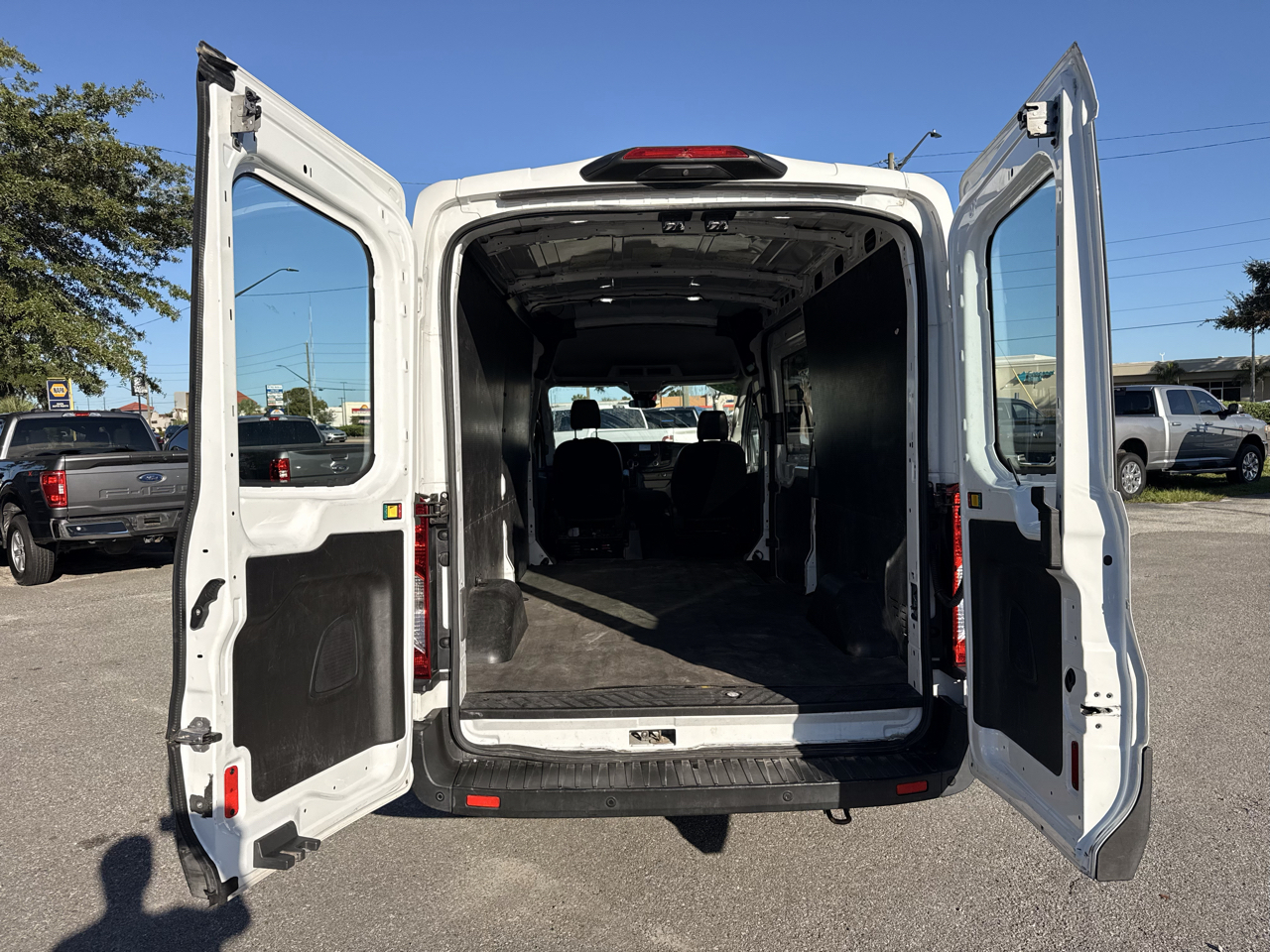Ford Transit Cargo Van T-250 148" Med Rf 9000 GVWR Sliding RH Dr 2020
