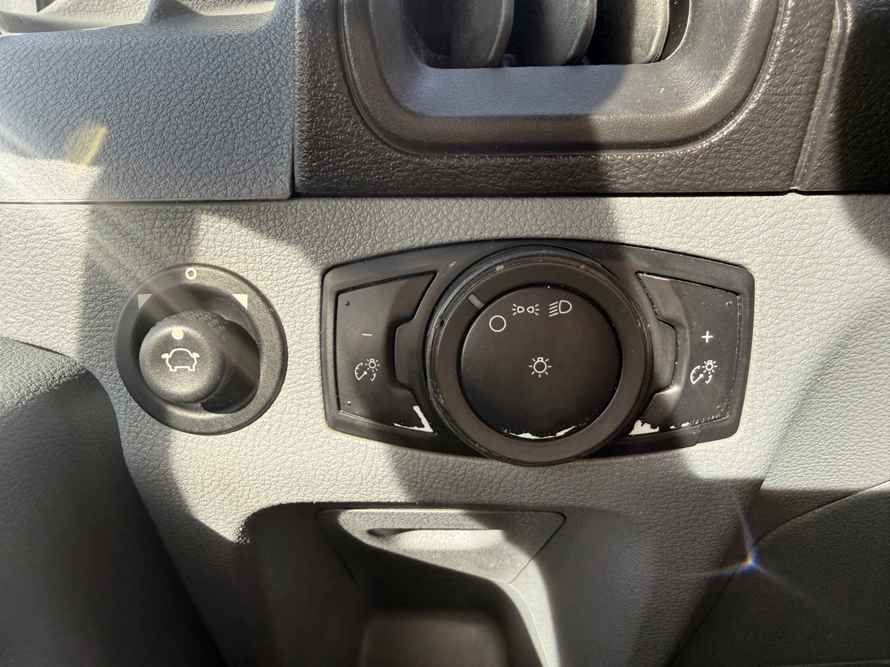 Ford Transit Van T-250 148" EL Hi Rf 9000 GVWR Sliding RH Dr 2018
