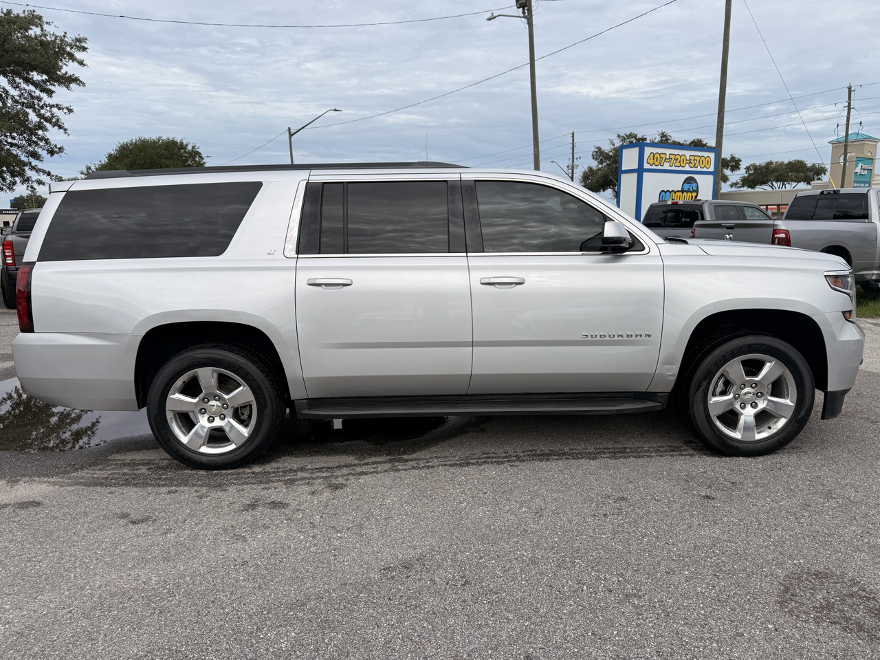 Chevrolet Suburban 4WD 4dr LT 2015