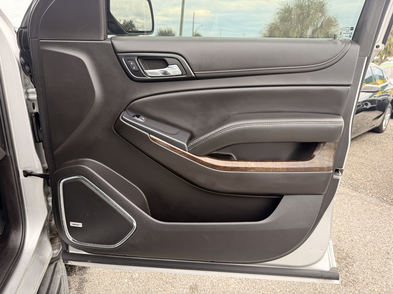 Chevrolet Suburban 4WD 4dr LT 2015