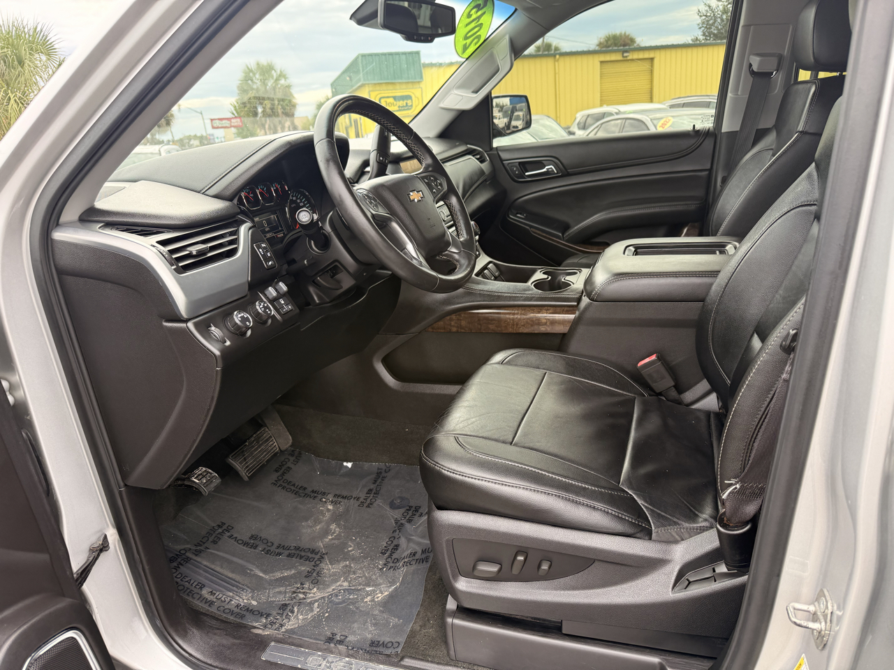 Chevrolet Suburban 4WD 4dr LT 2015
