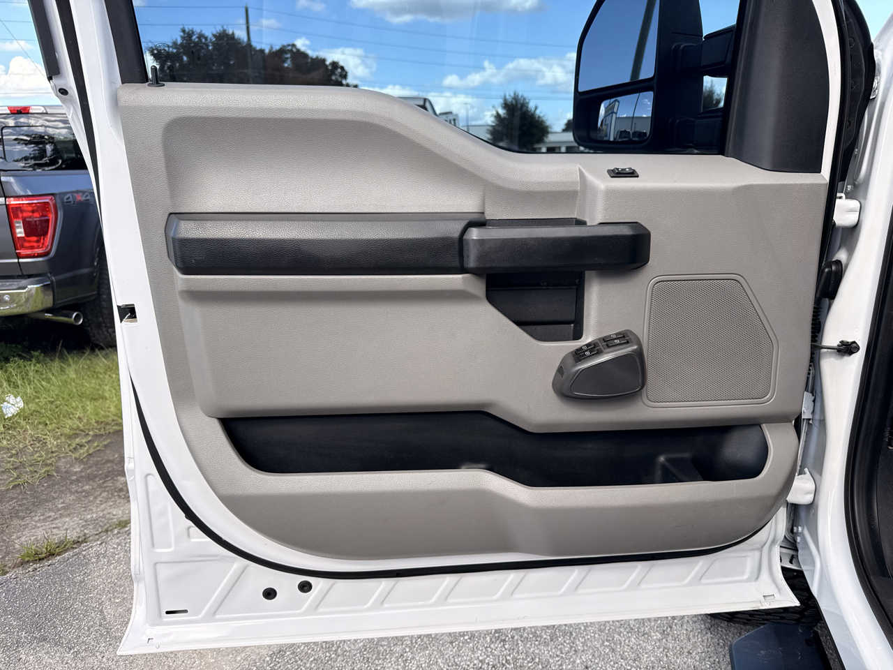 Ford Super Duty F-250 SRW XL 4WD Crew Cab 8' Box 2020