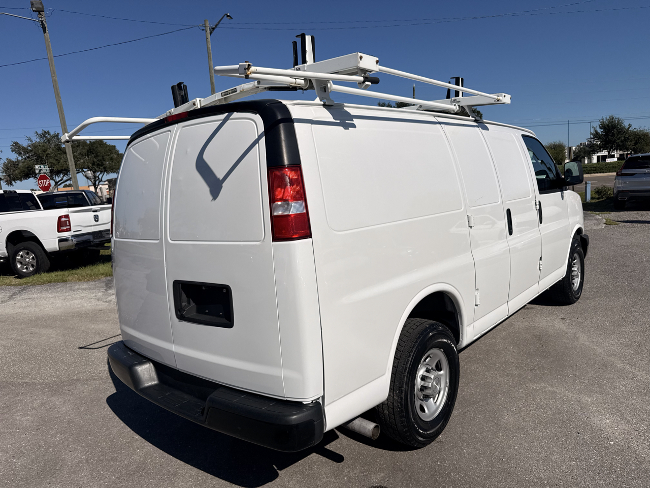Chevrolet Express Cargo Van RWD 2500 135" 2021