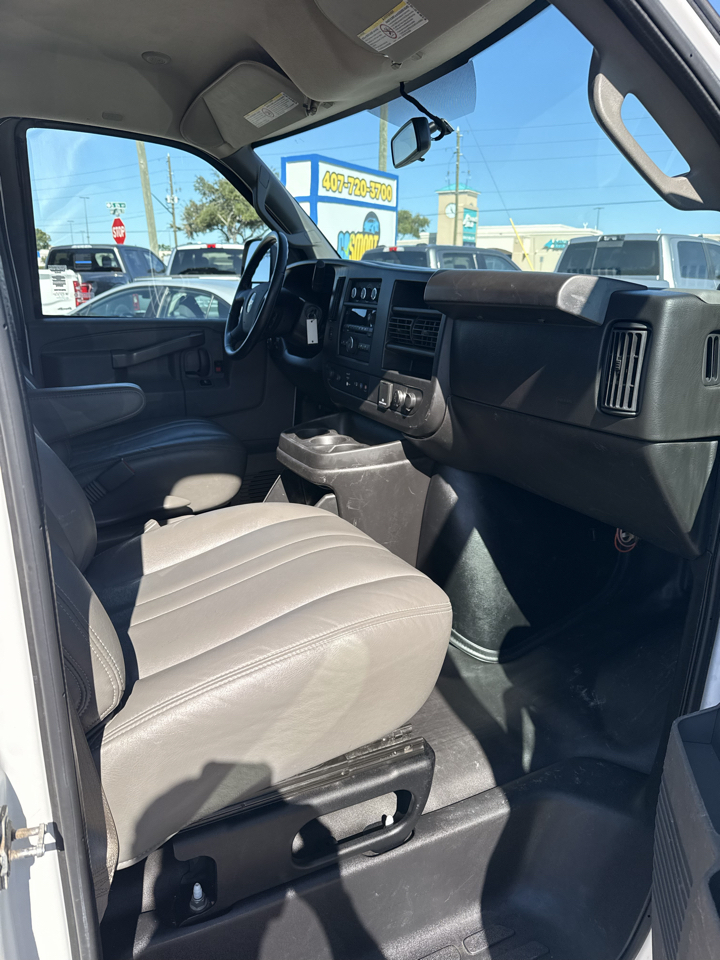 Chevrolet Express Cargo Van RWD 2500 135" 2021