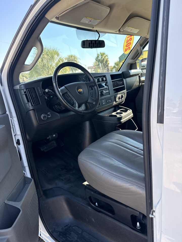Chevrolet Express Cargo Van RWD 2500 135" 2021