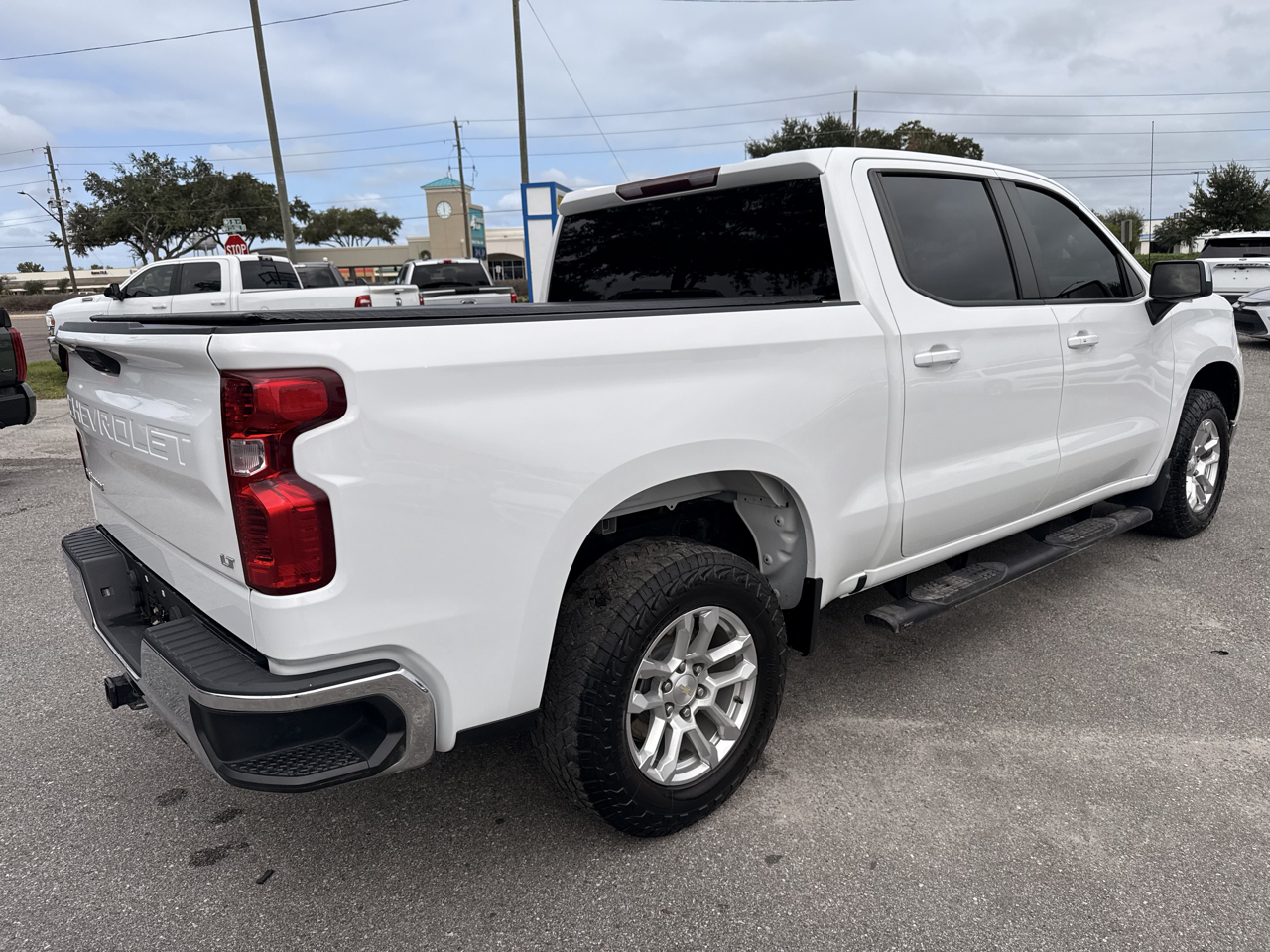 Chevrolet Silverado 1500 4WD Crew Cab 147" LT w/1LT 2023