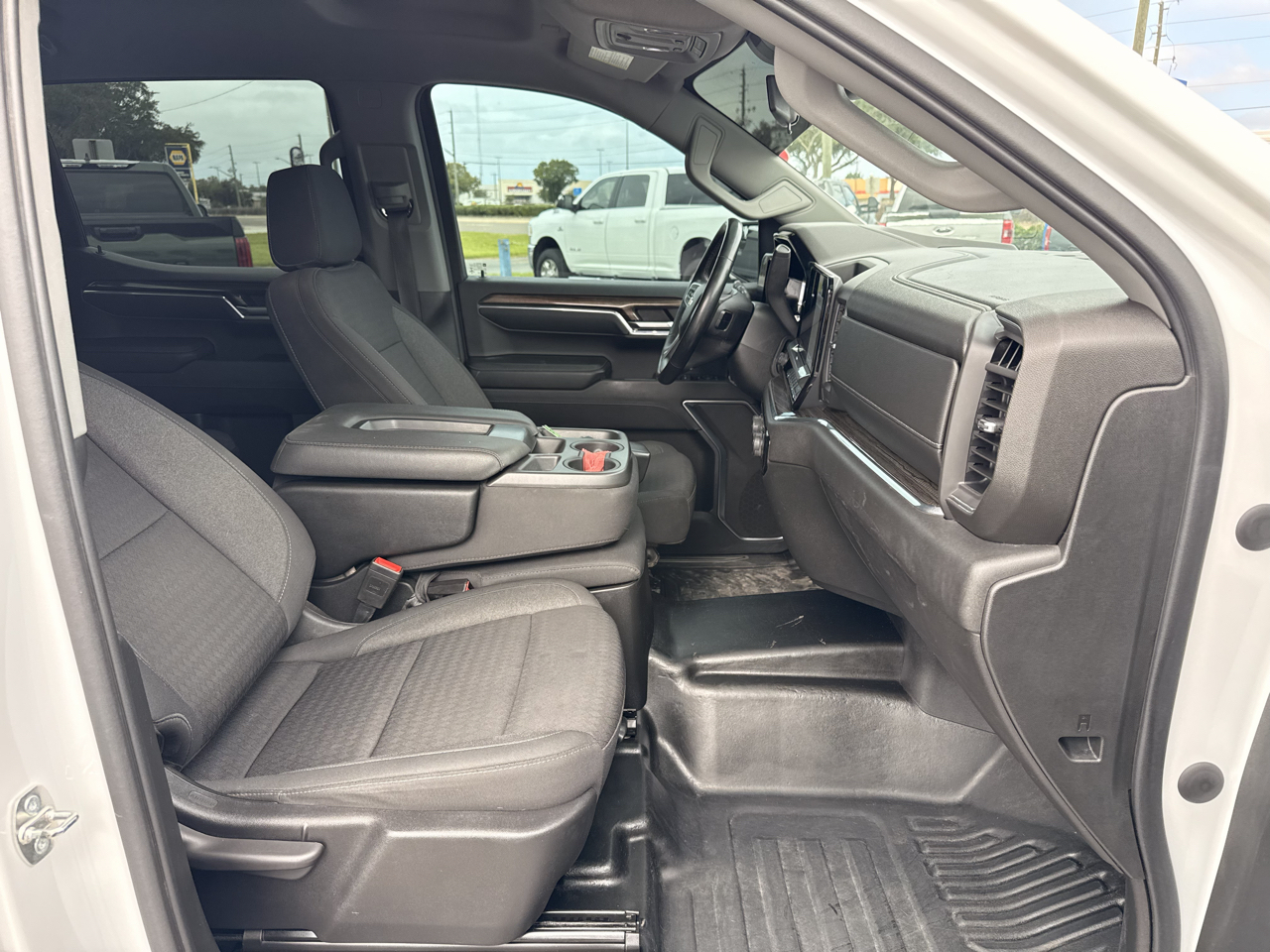Chevrolet Silverado 1500 4WD Crew Cab 147" LT w/1LT 2023