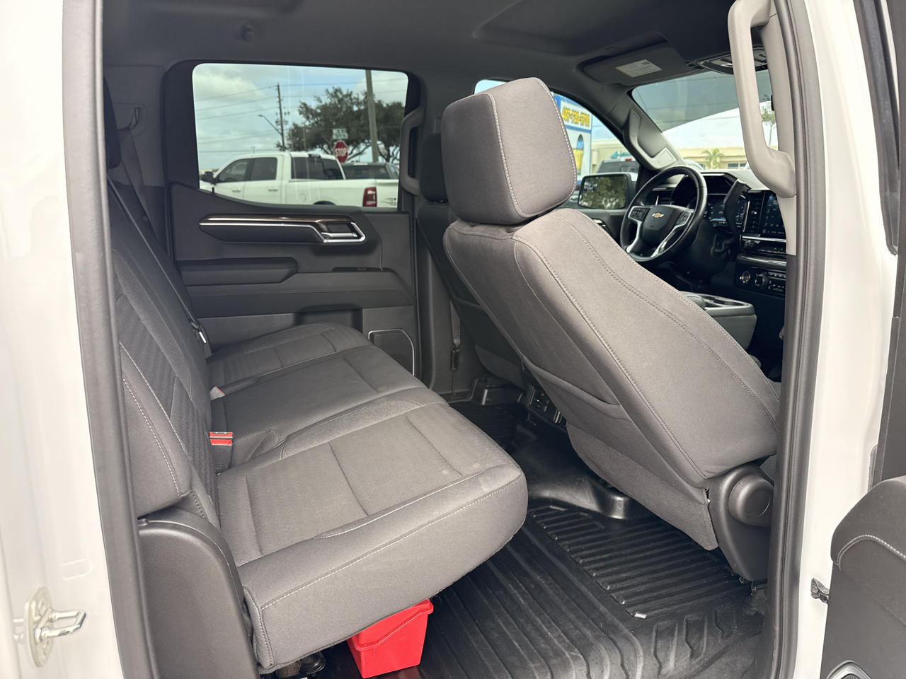 Chevrolet Silverado 1500 4WD Crew Cab 147" LT w/1LT 2023