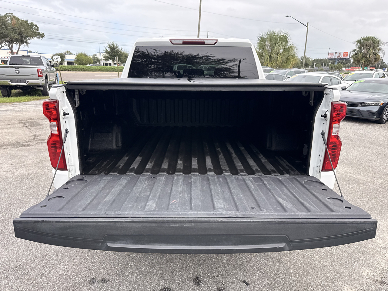 Chevrolet Silverado 1500 4WD Crew Cab 147" LT w/1LT 2023