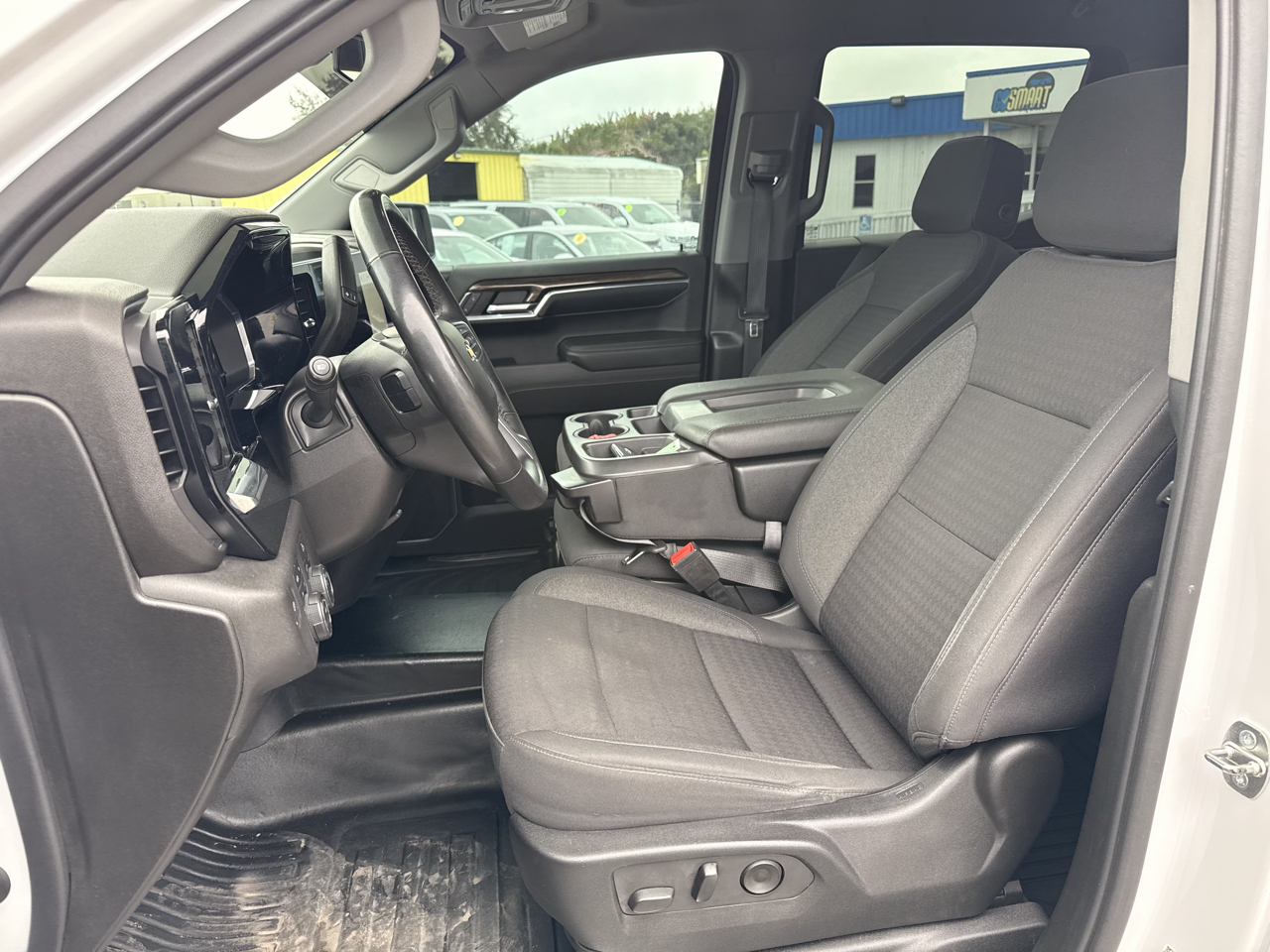 Chevrolet Silverado 1500 4WD Crew Cab 147" LT w/1LT 2023