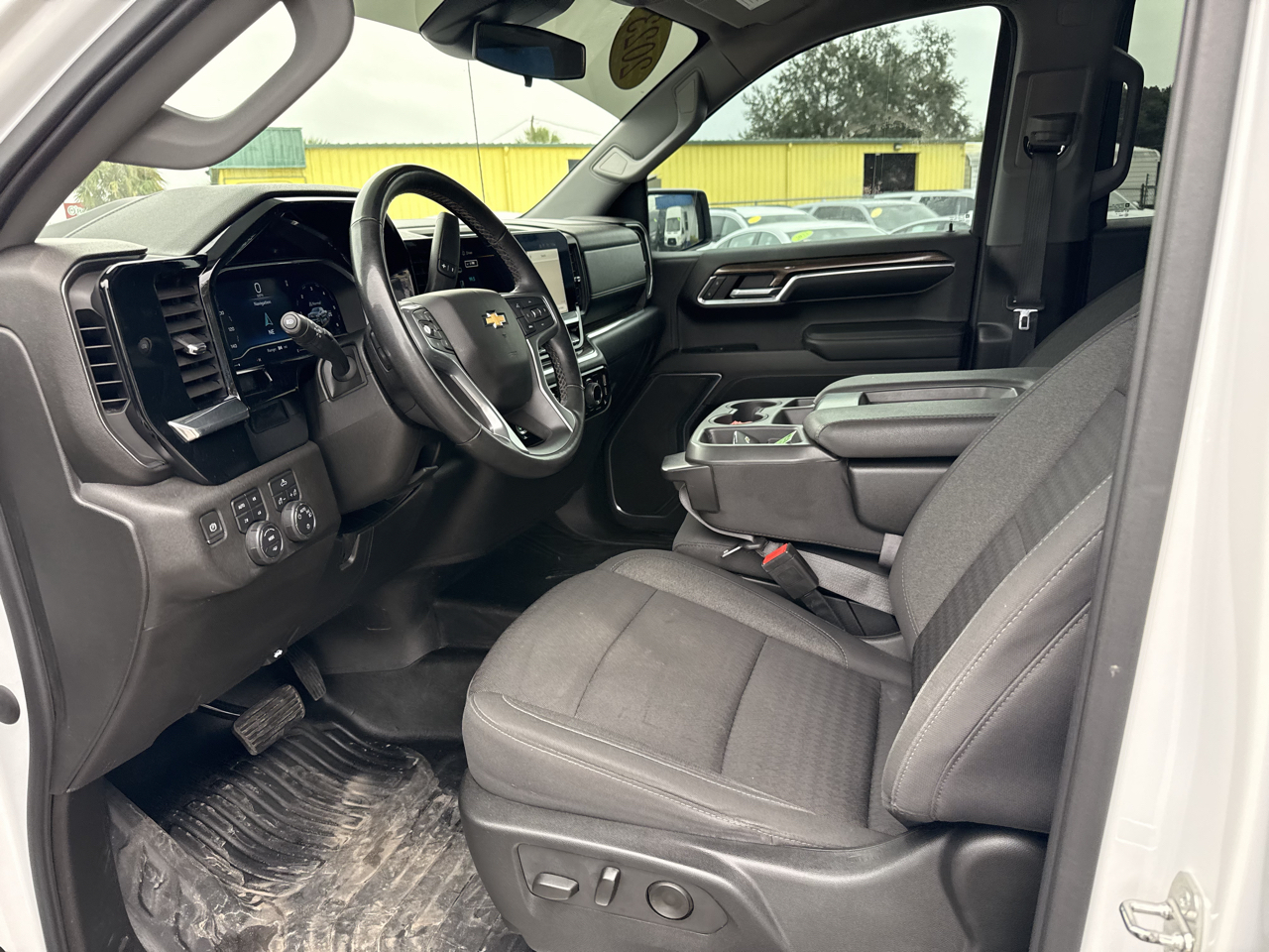 Chevrolet Silverado 1500 4WD Crew Cab 147" LT w/1LT 2023